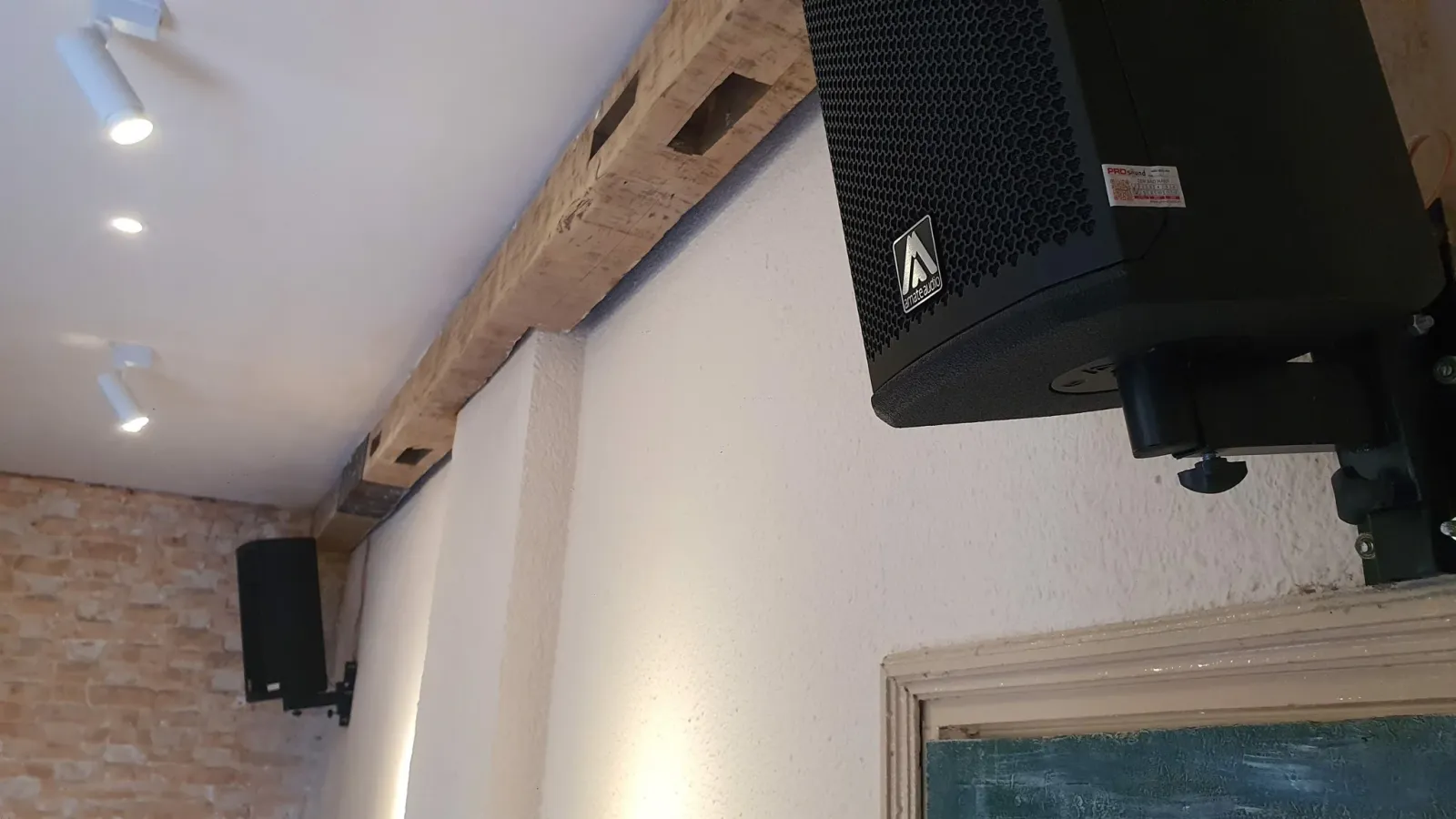 âm thanh nhà hàng