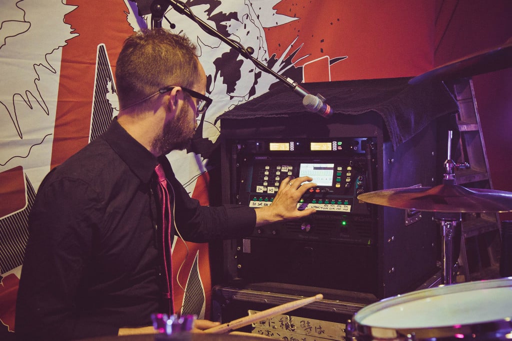 QU PAC biểu diễn