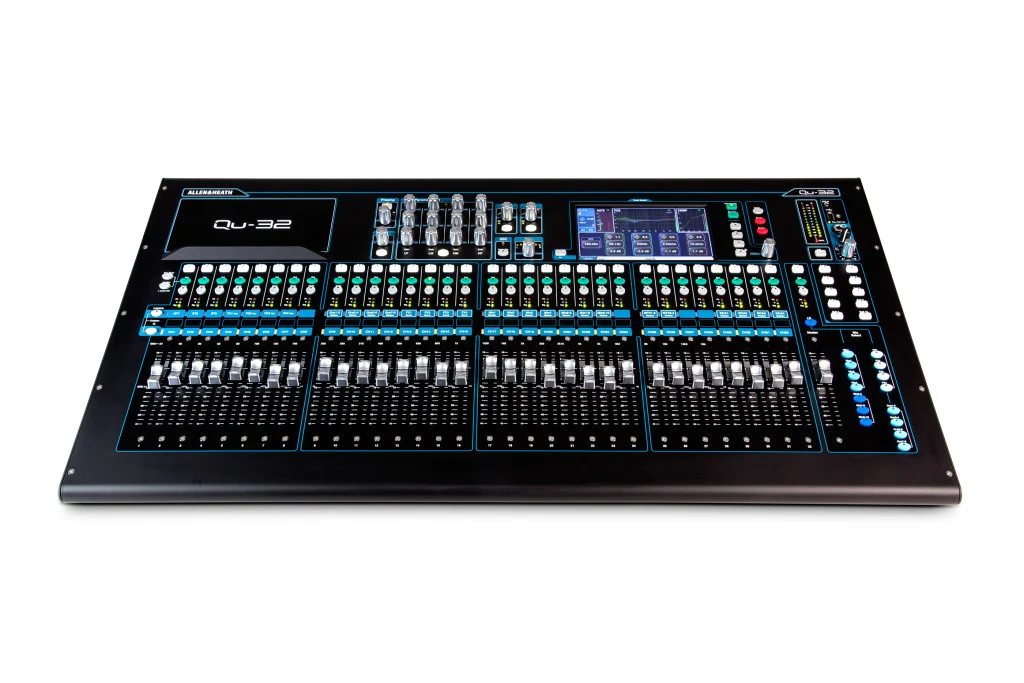 ngoại hình allen heath qu32