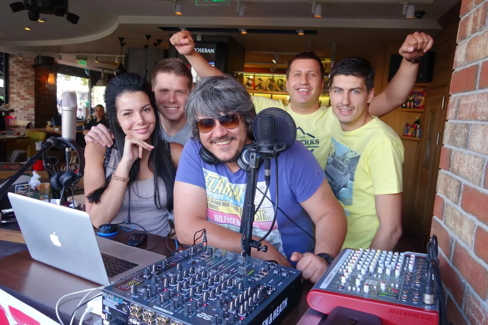 ứng dụng allen&heath zed10fx